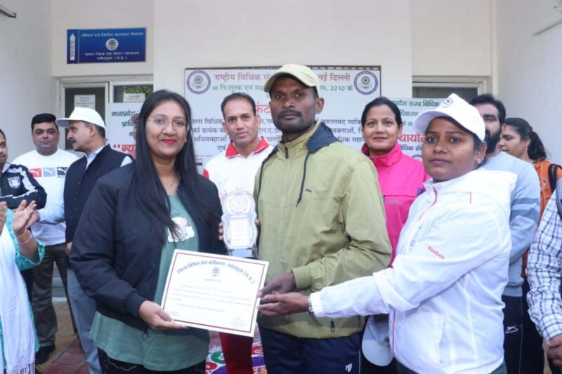 मैराथन सद्भावना दौड़ के साथ न्यायोत्सवः विधिक सेवा सप्ताह का हुआ शुभारंभ (2)