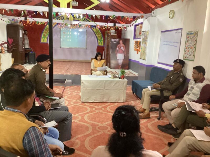 रिहा बंदियों के ऋण प्रकरण शीघ्र स्वीकृत कि