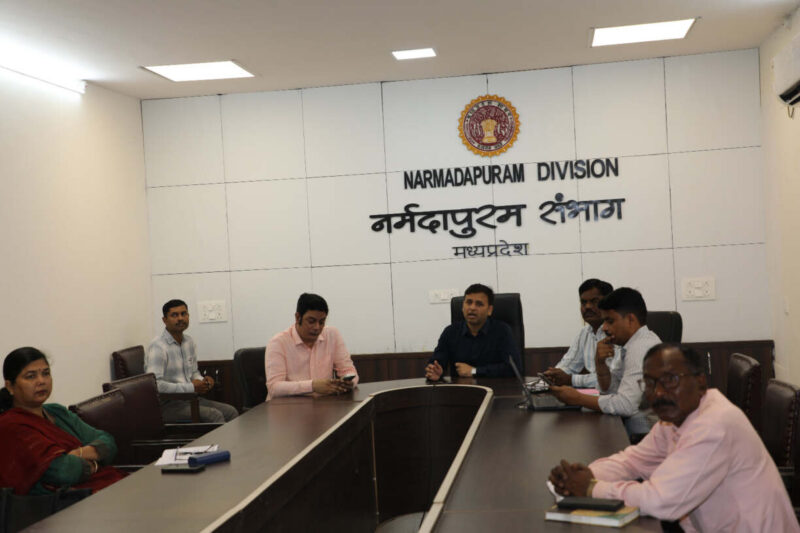 वन ग्रामों को राजस्व ग्रामों में परिवर्तित करने की सभी आवश्यक कार्रवा