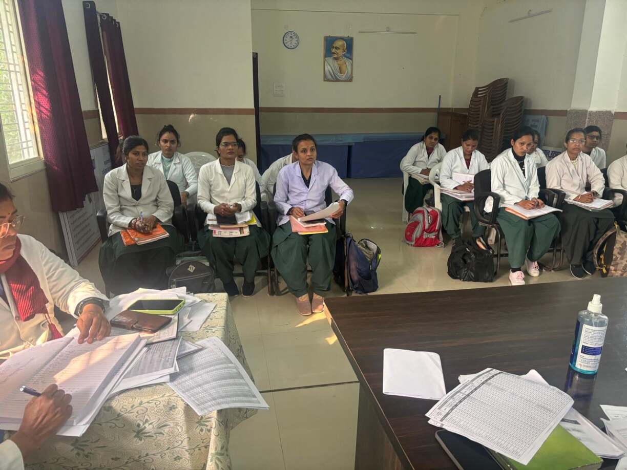 सीएमएचओ द्वारा की गई, मैदानी स्वास्थ्य कार्यकर्ताओं के कार्य की समीक्षा (2)