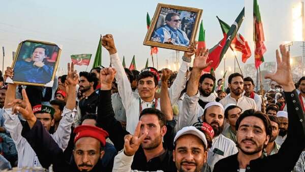 imran-khan-by-idyala-jail-1765523414