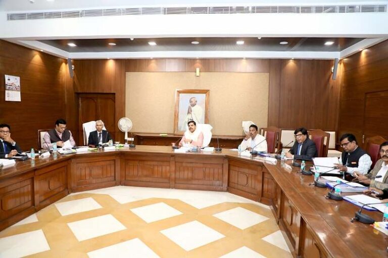 l-bhopal021225102050-1764703094