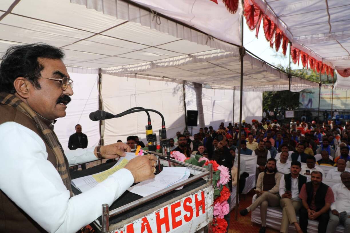 प्रभारी मंत्री श्री राकेश सिंह ने 19कार्य का भूमि पूजन किया (8)