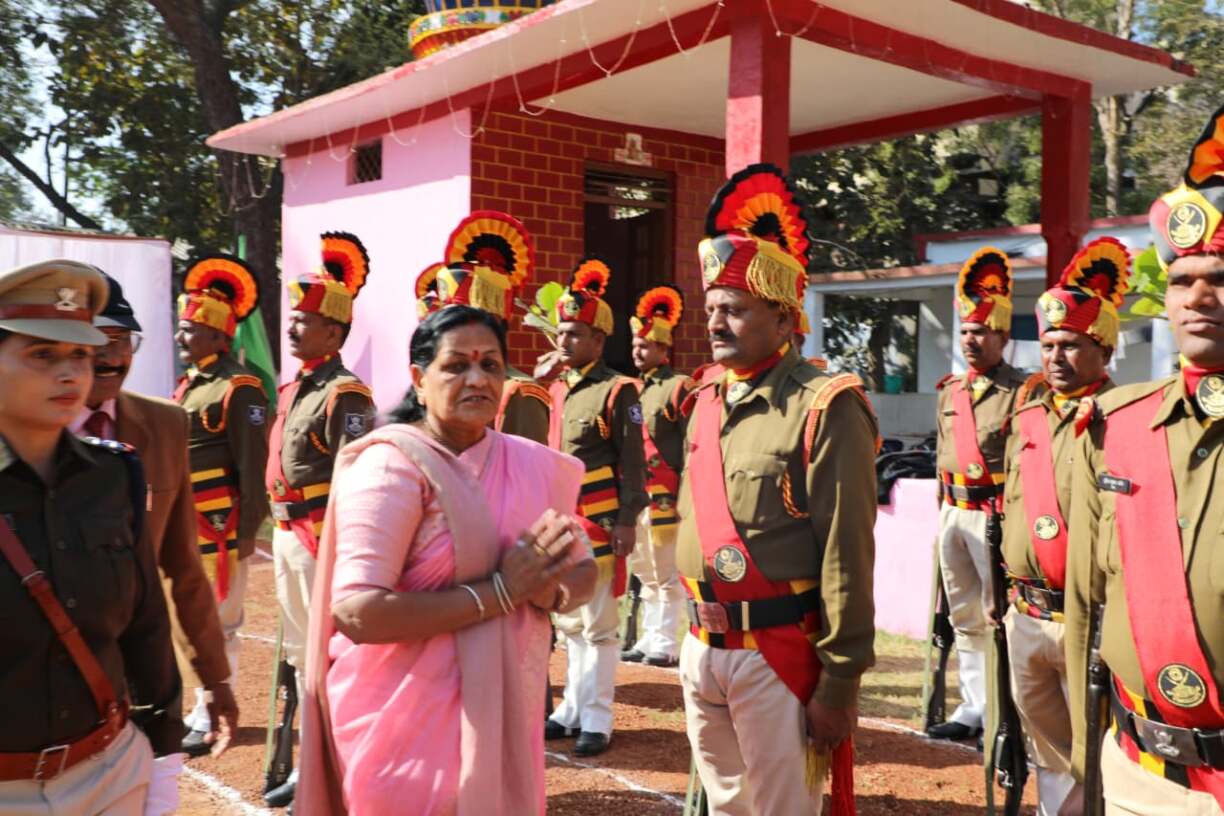 होमगार्ड एवं नागरिक सुरक्षा (1)