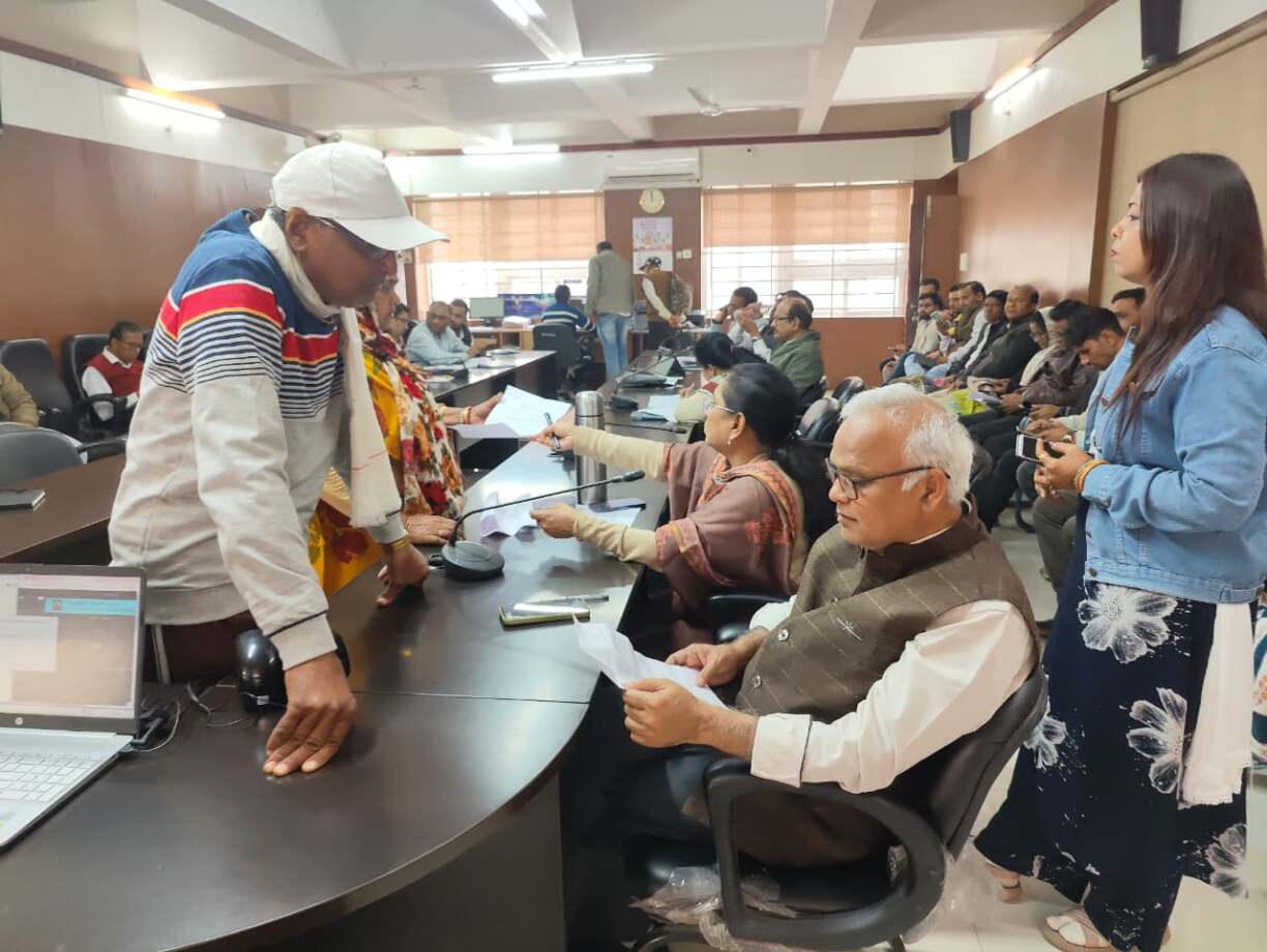 जनसुनवाई में 54आवेदनों पर हुई सुनवाई (3)