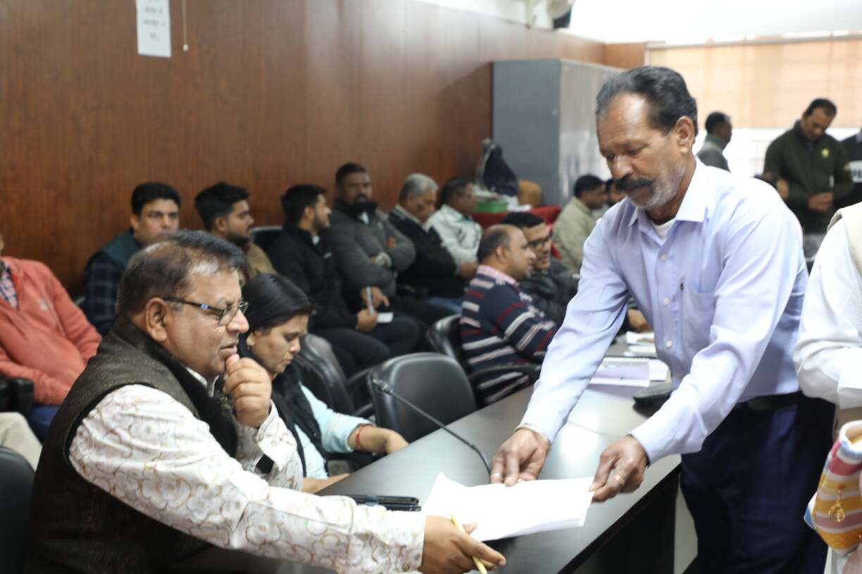 जनसुनवाई में 85 आवेदनों पर हुई सुनवाई, जनसमस्याओं के त्वरित निराकरण के दिए निर्देश (3)