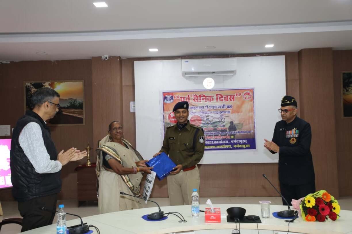 'सशस्त्र बल पूर्व सैनिक दिवस' (Armed Forces Veterans' Day) के उपलक्ष्_य में (3)