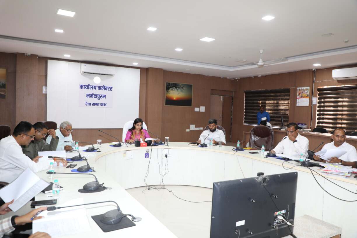 जिला मूल्यांकन समिति की बैठक समरी (1)