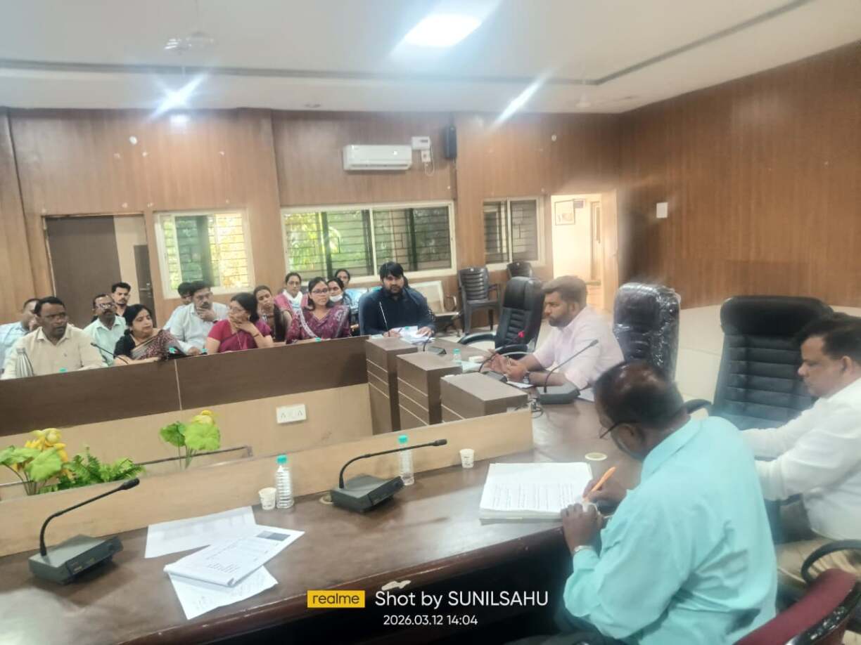 जिला स्वास्थ्य समिति की बैठक के