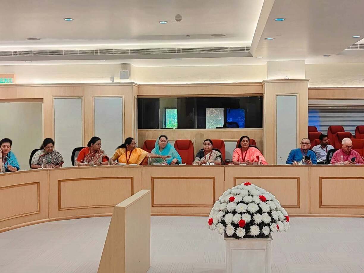 भारती नारी से ना