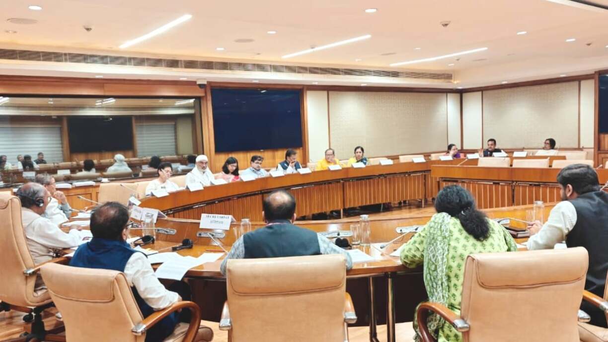 संसदीय स्थायी समिति की बैठक में साव