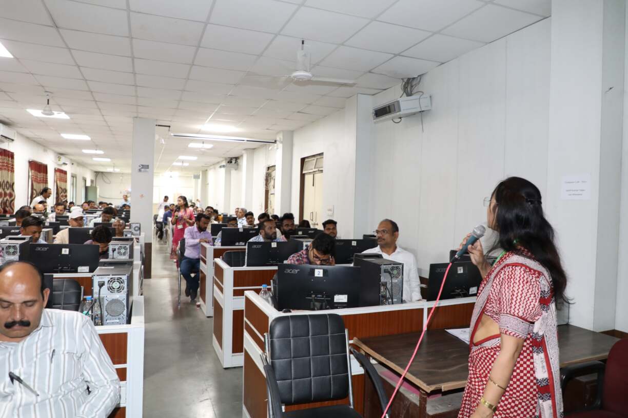 सीएमएस पोर्टल पर चार्ज अधिकारियों को दिया गया प्रशिक्षण (3)