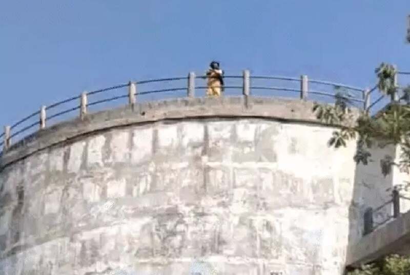 00000000000-1776835683