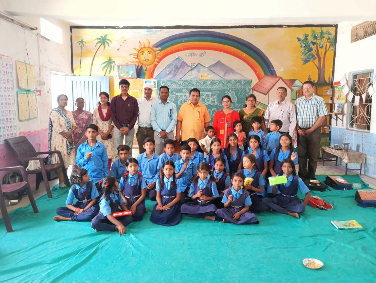 अपर कलेक्टर श्री बृजेंद्र रावत ने