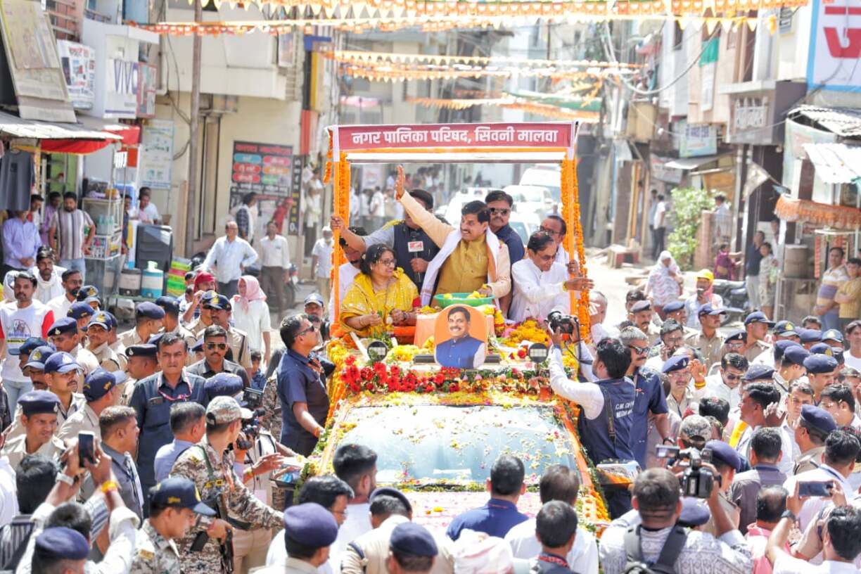 जनता से मिलने (3)