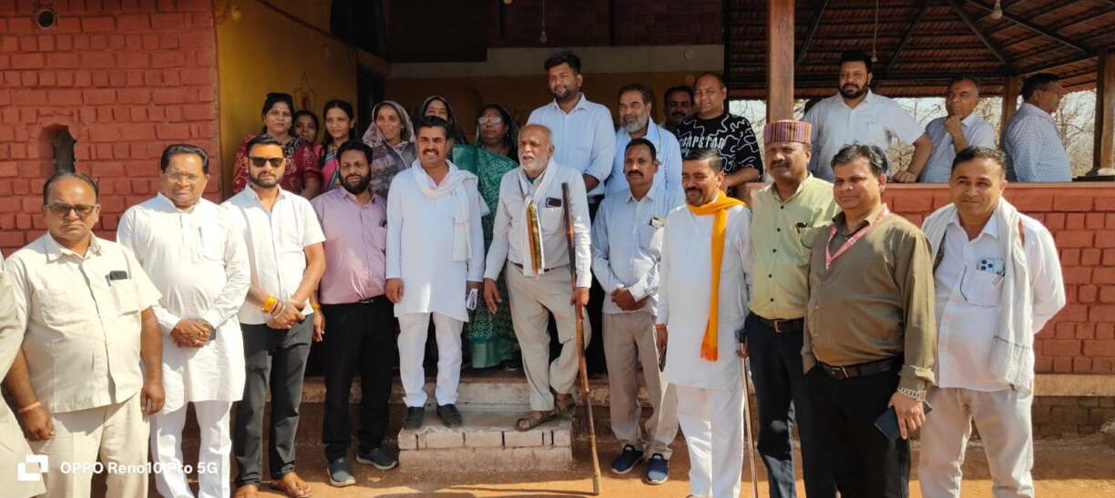 मढ़ई में जिला पंचायत का सामान्य सम्मेलन सम्पन्न (3)