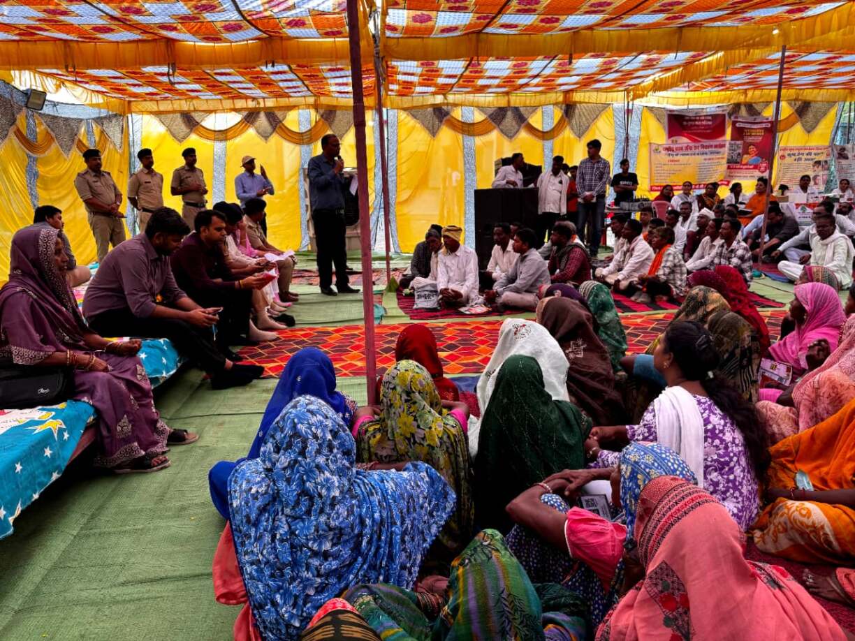 “कार्यालय से गांव तक पहुंचा प्रशासन (12)