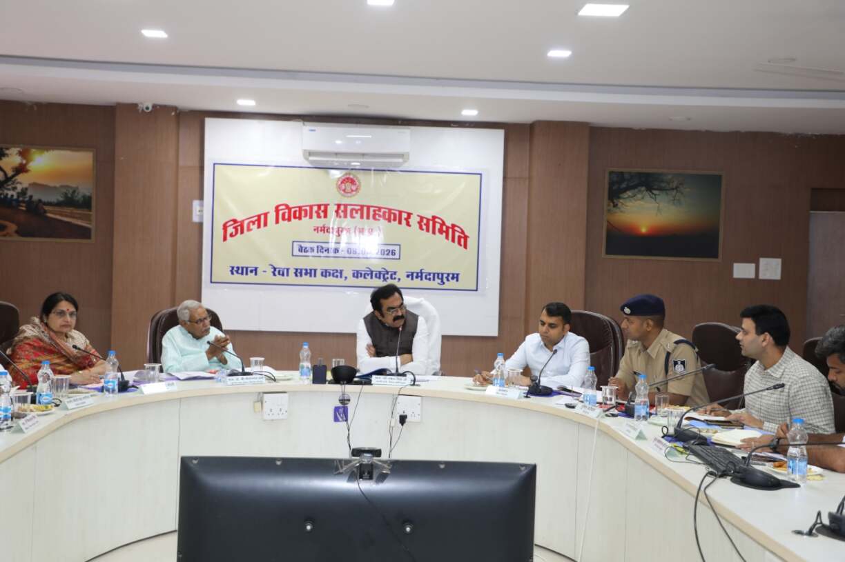 किसानों को आसानी से खाद एवं(6)