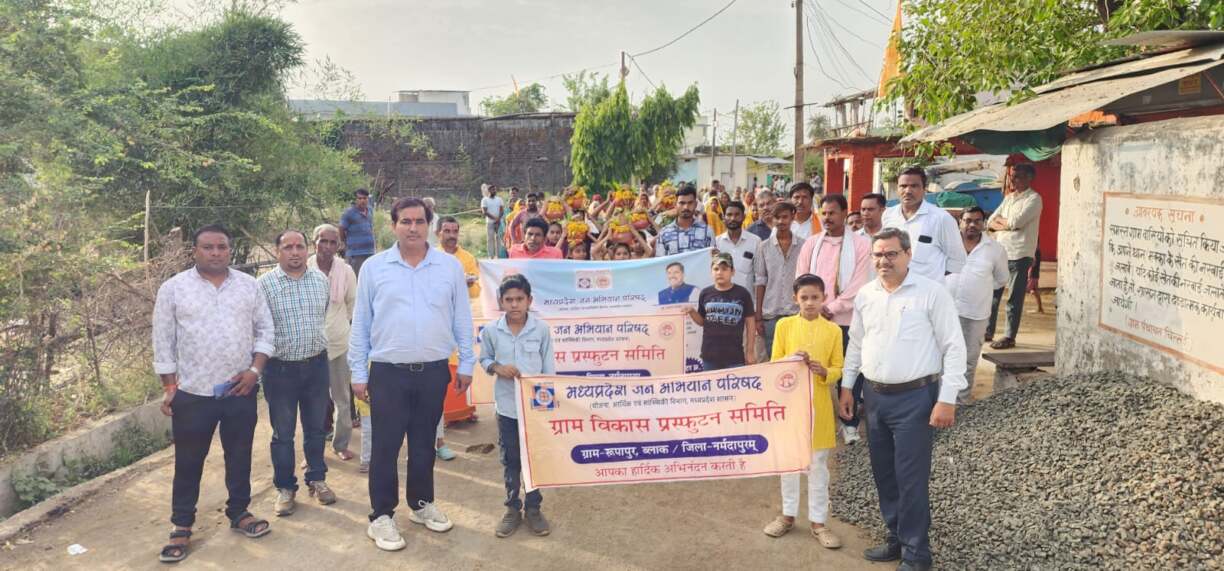 रूपापुर में गंगा दशहरा पर भव्य ज (1)