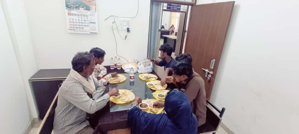 श्रमिकों को मिला बकाया भुगतान, (1)