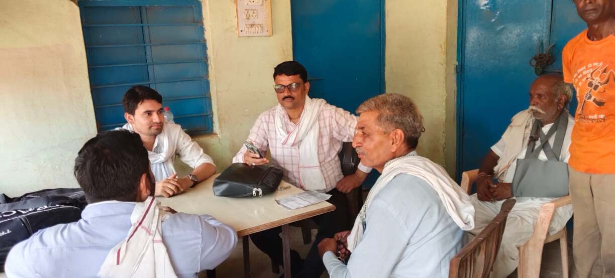 किसानों की सुविधा हेतु समितियों में लगाए जा रहे विशेष शिविर (2)