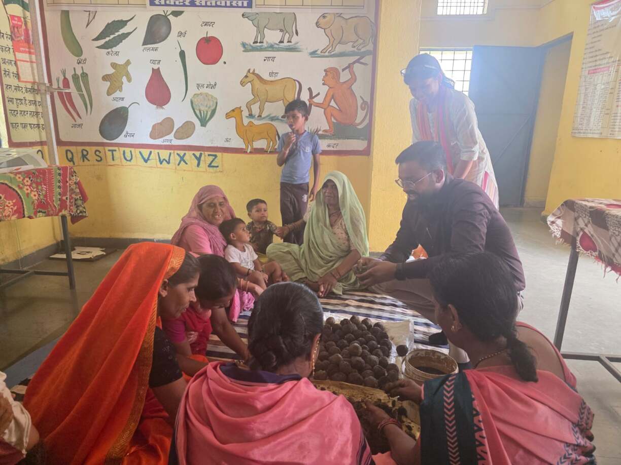 सीड बॉल से संवरेगा तहत 200 सीड बॉल तैयार (1)