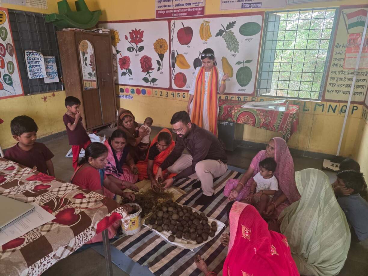 सीड बॉल से संवरेगा सिवनी मालवा नवांकुर अभियान के तहत 200 सीड बॉल तैयार (3)