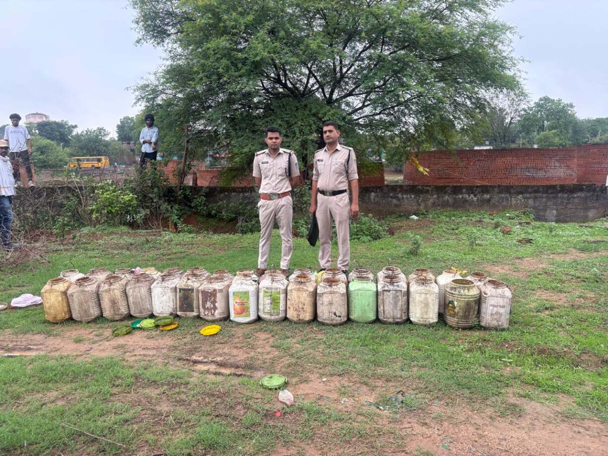 अवैध शराब के विरुद्ध आबकारी विभाग की बड़ी कार्रवाई (2)