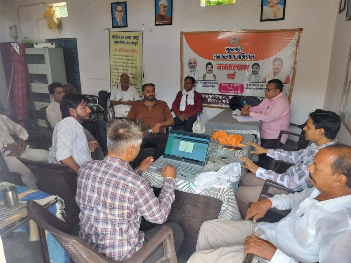 खेत पाठशाला के माध्यम से प्रधान जागरूक