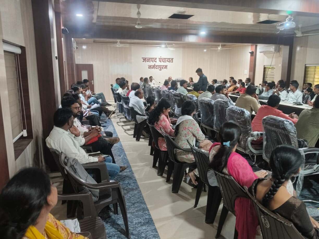 ग्राम पंचायतों में करारोपण और नल-जल योजना संचालन पर हुआ प्रशिक्षण (2)