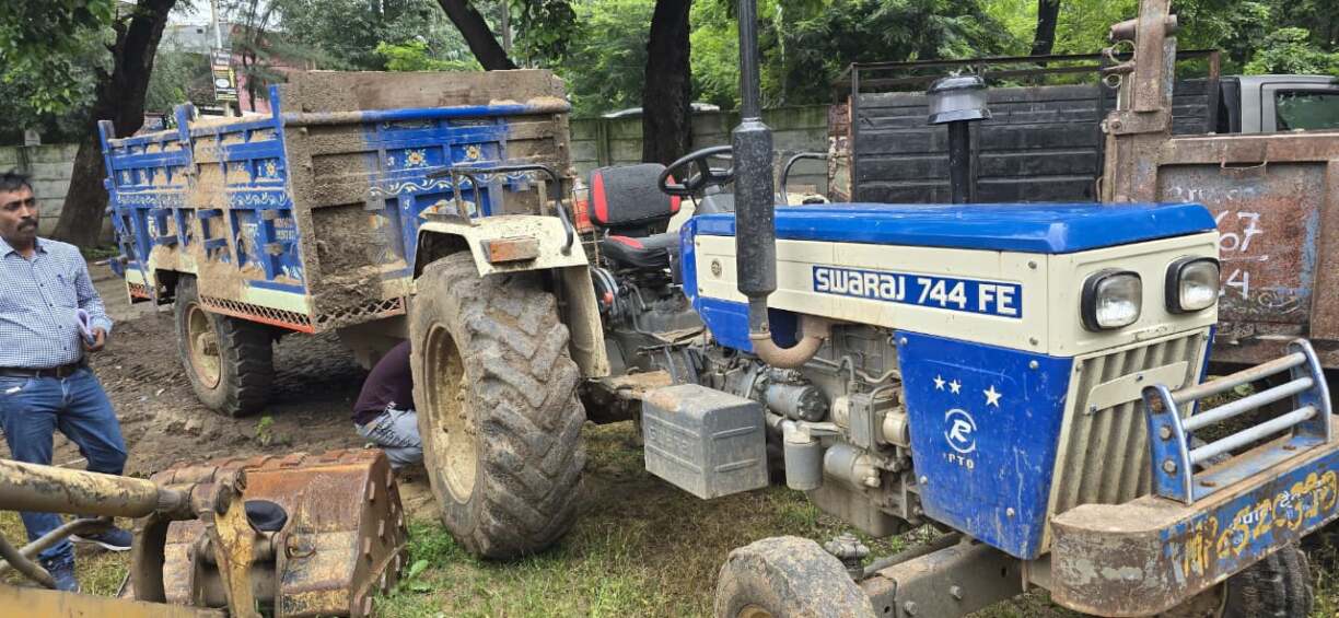 अवैध रेत खनन एवं परिवहन के विरुद्ध प्रशासन की सख्त कार्रवाई (1)