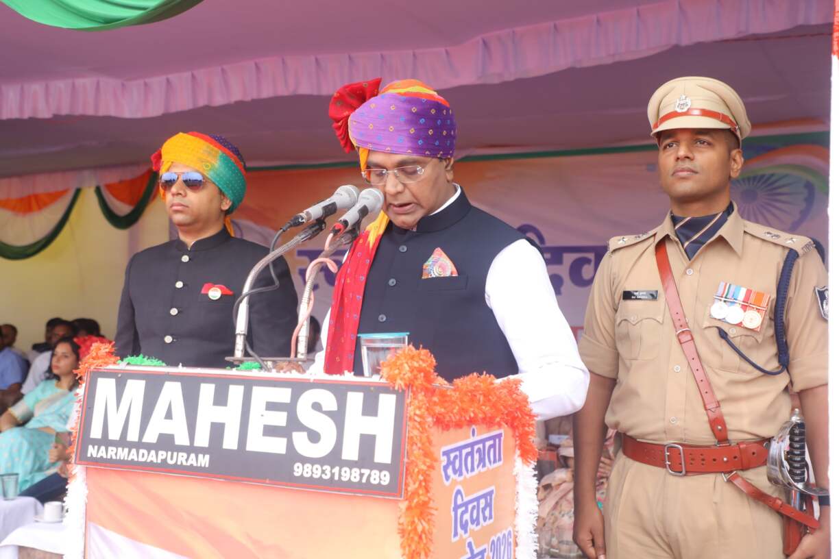 आन बान शान से लहराया तिरंगा (17)