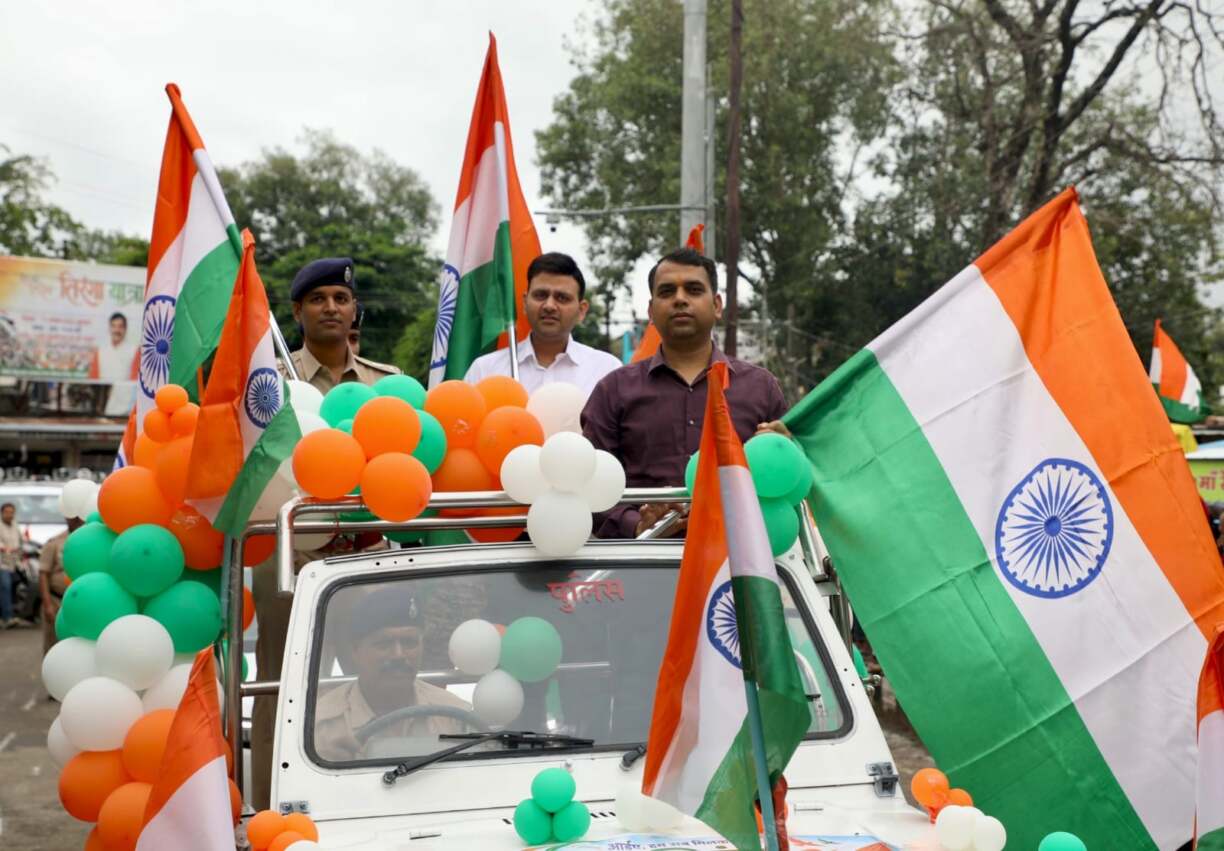 तिरंगे के रंगों में सराबोर हुआ नर्मदापुरम, देशभक्ति के जज्बे से गूंजा शहर (4)