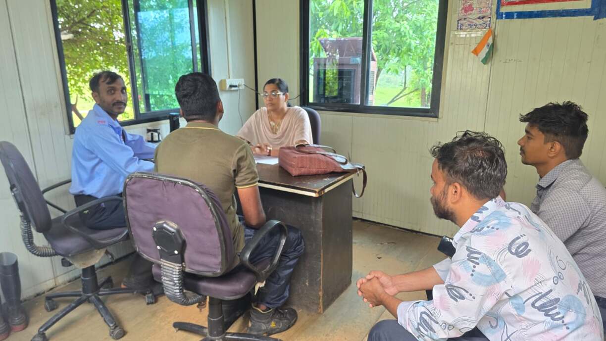 तीन माह से वेतन को तरस रहे आउटस