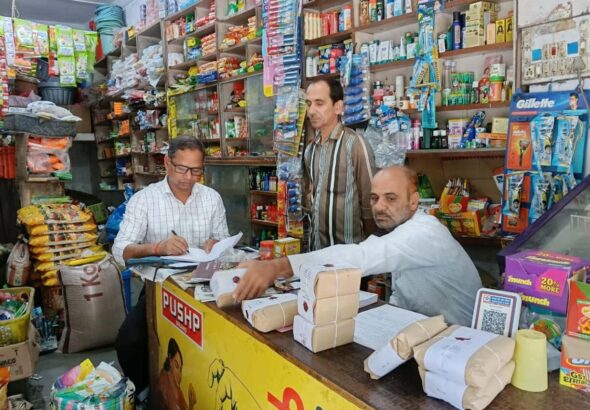 त्योहारों को देखते हुए खाद्य सुरक्षा प्रशासन का सघन जांच अभियान जारी (1)