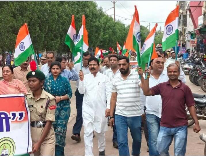 पिपरिया में निकली भव्य तिरंगा रैली (3)