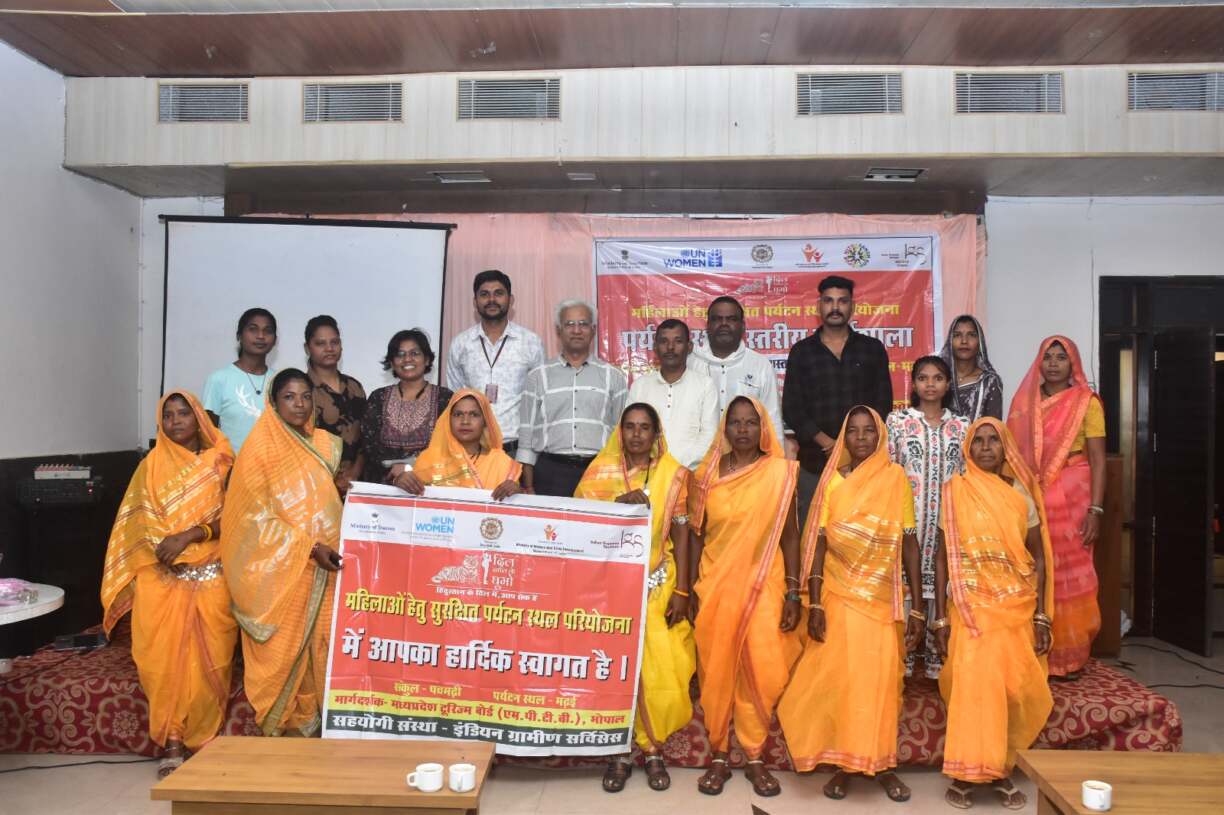 मढ़ई में महिलाओं के सुरक्षित पर्यटन और स्वरोजगार को लेकर कार्यशाला आयोजित (2)