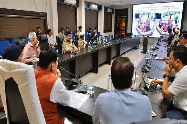 सीएम 90 व स्व्ट्न्त्र