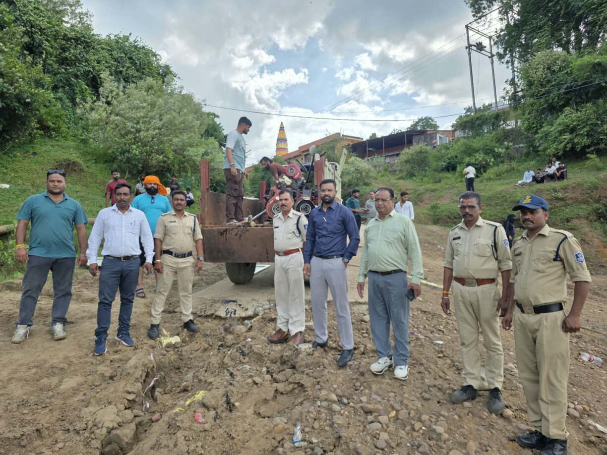 नर्मदा नदी में अवैध रेत उत्खनन पर प्रशासन की बड़ी कार्यवाही (3)