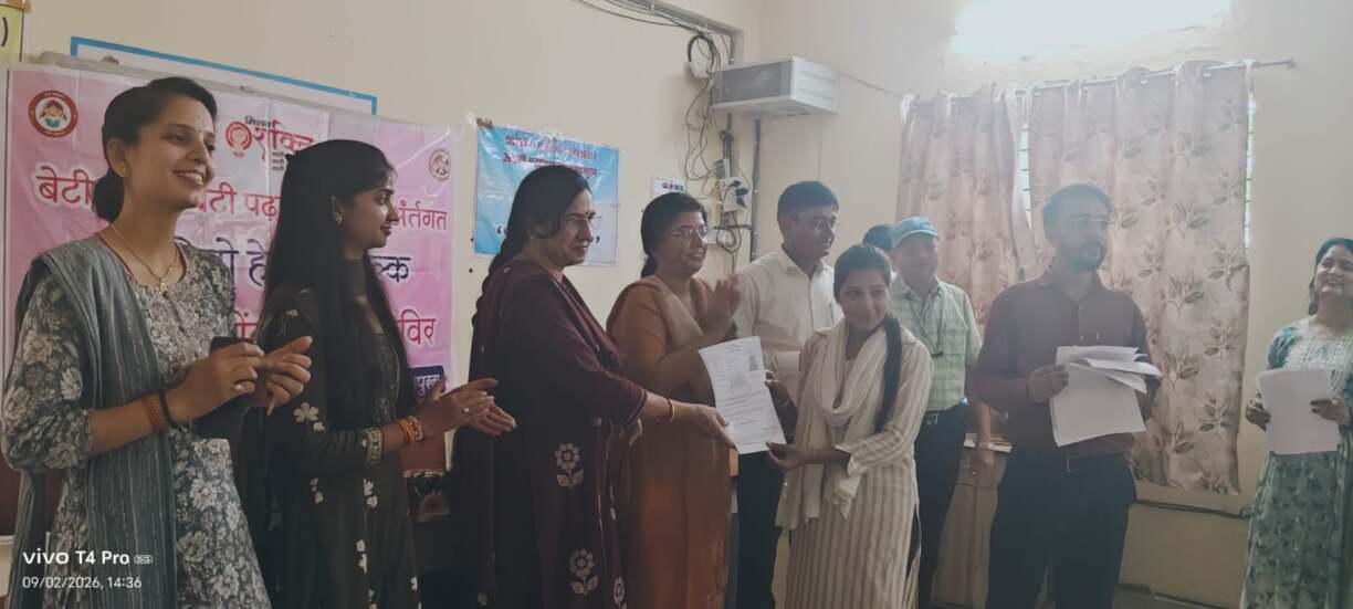 बालिकाओं को आत्मनिर्भर बनाने की दिशा में पहल, 85 बालिकाओं को मिला लर्निंग लाइसेंस (1)