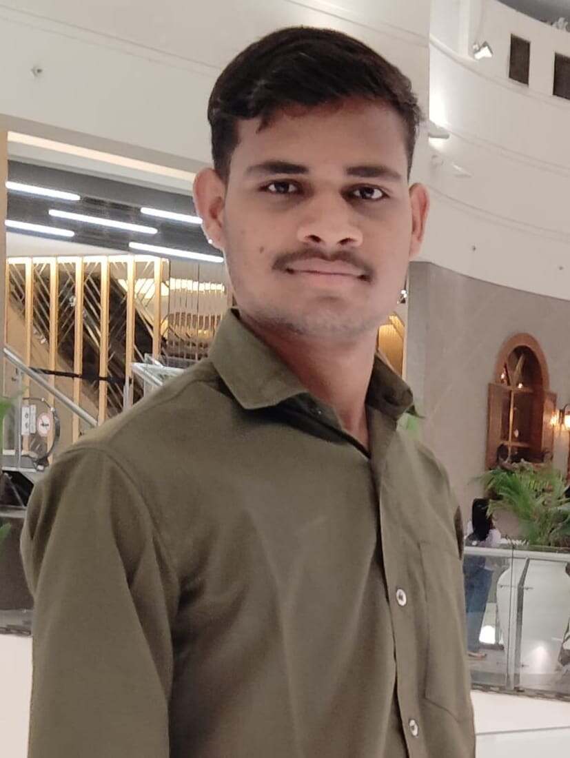 मेधावी छात्र सौरभ अहिरवार को मुख्यमंत्री डॉ. मोहन यादव ने प्रदान की ई-स्कूटी