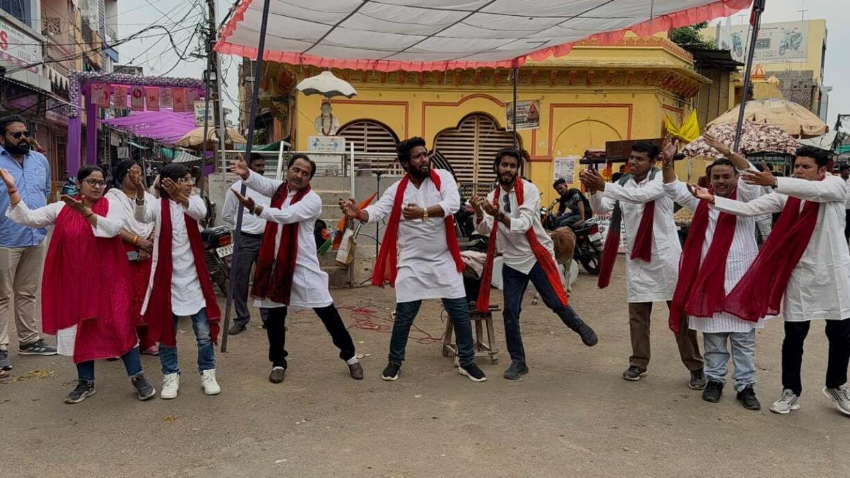 सेवा संकल्प अभियान के तहत नुक्कड़ नाटक से दिया सेवा और विकास का संदेश (3)