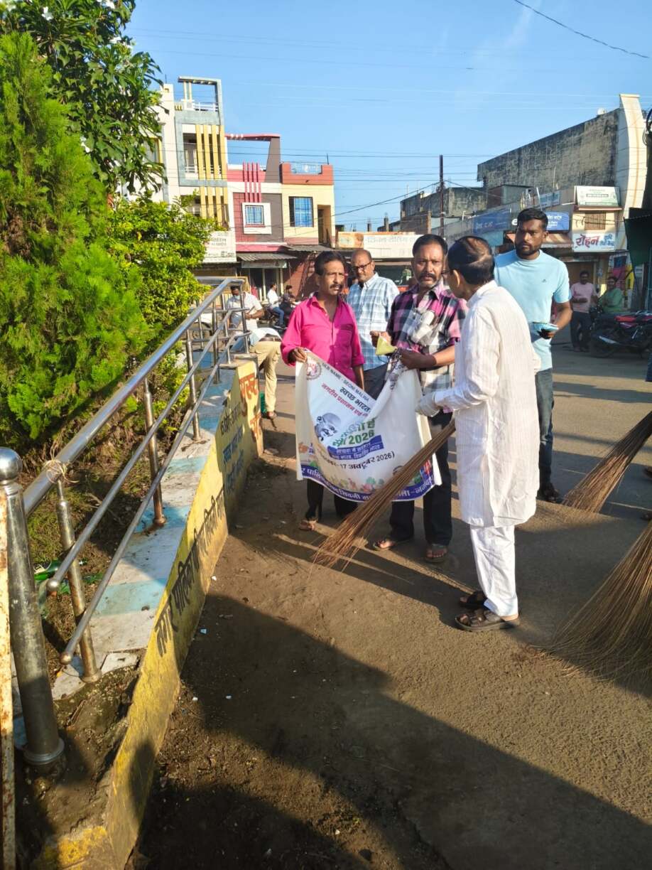 सेवा संकल्प अभियान सिवनी मालवा बस स्टैंड पर चला विशेष स्वच्छता अभियान (3) (1)